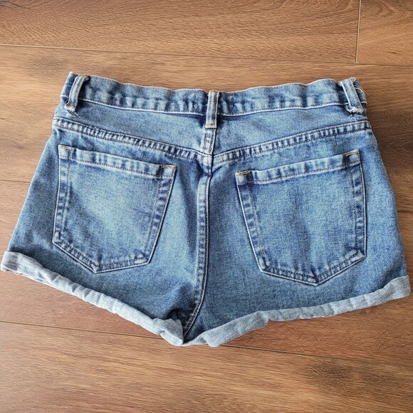 Forever 21 Rolled Hem Denim Jean Shorts Sz 26 Button Fly 2" Inseam 10" Mid Rise - Picture 2 of 7